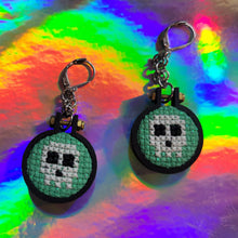 Load image into Gallery viewer, Skull Earrings
